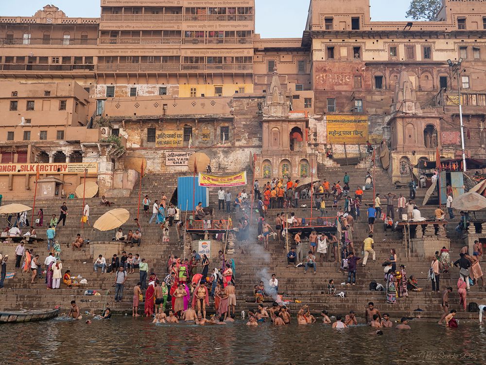 Ein rituelles Bad im Ganges