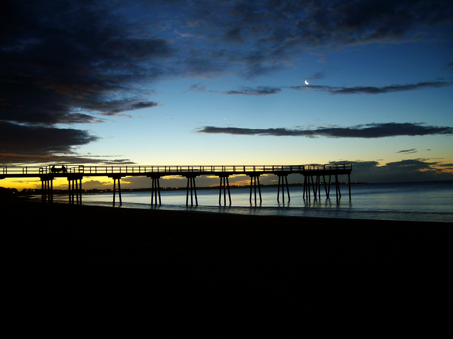 Ein romatischer Sonnenuntergang am Meer