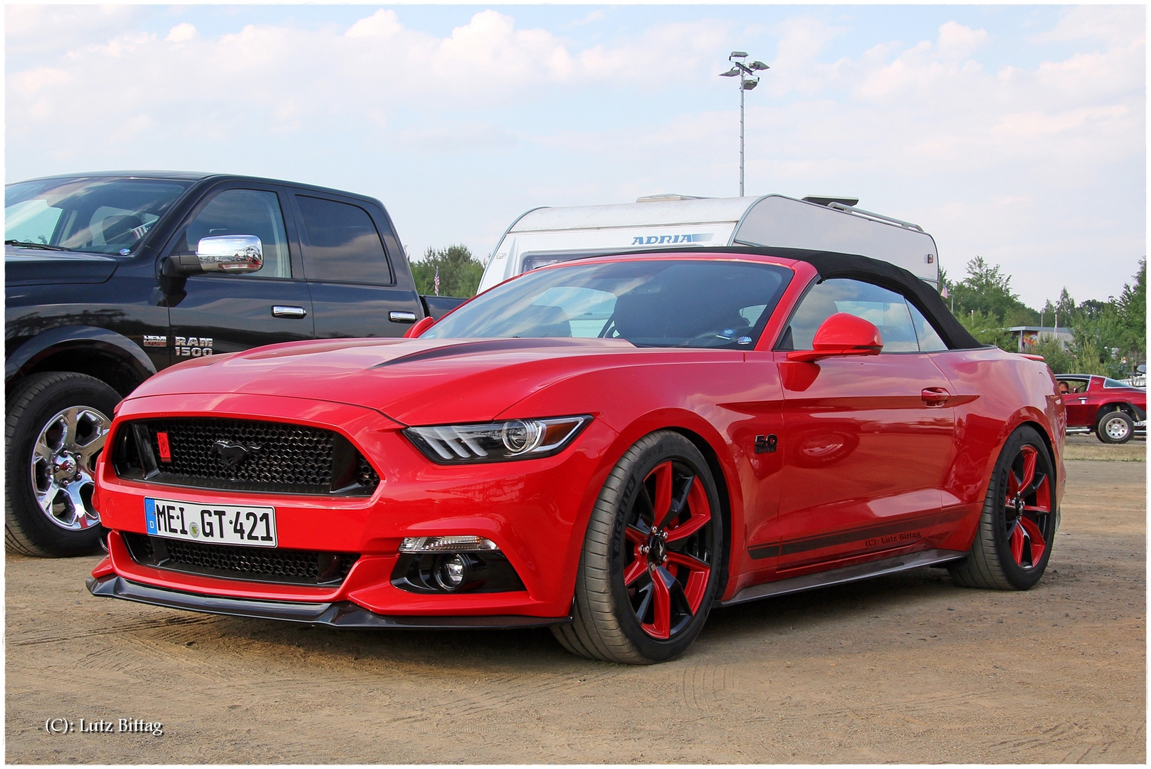 Ein roter Mustang