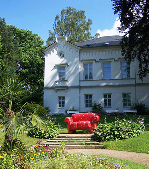 Ein rotes Sofa...