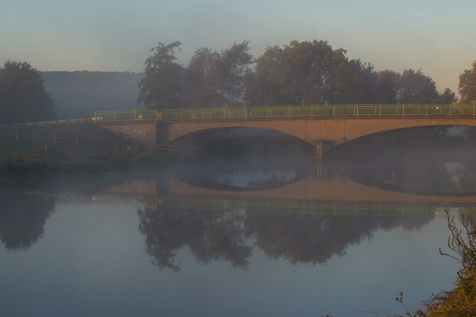 Ein sanfter Morgen an der Ruhr