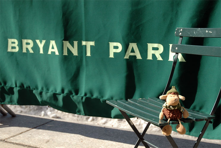 Ein Schaf im Bryant Park