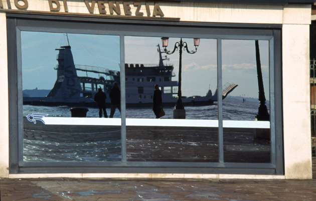 Ein Schaufenster  in Venedig