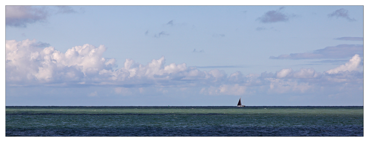 Ein Schiff am Horizont (2)