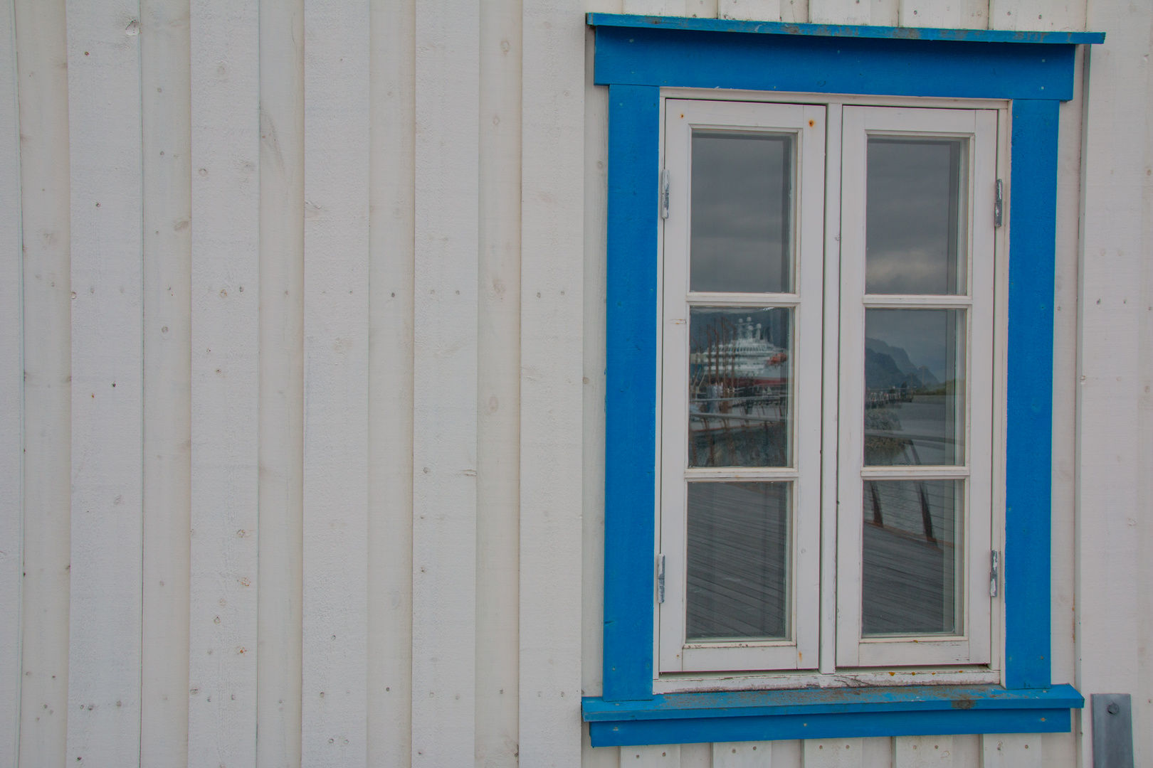 Ein Schiff im Fenster