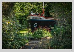 Ein Schiff im Garten