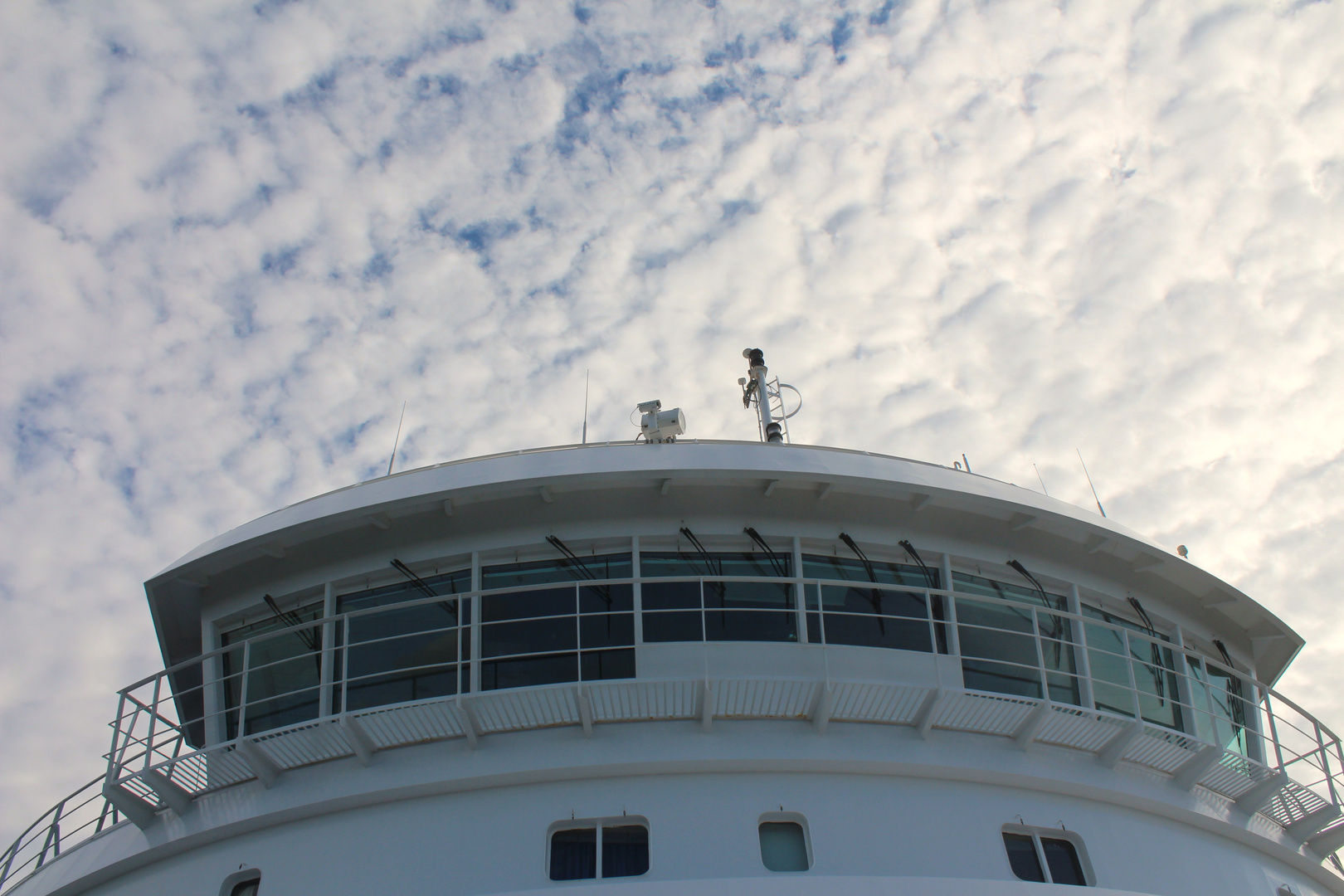 ein schiff im wolkenmeer