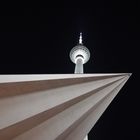 Ein Schiff vor dem Fernsehturm?