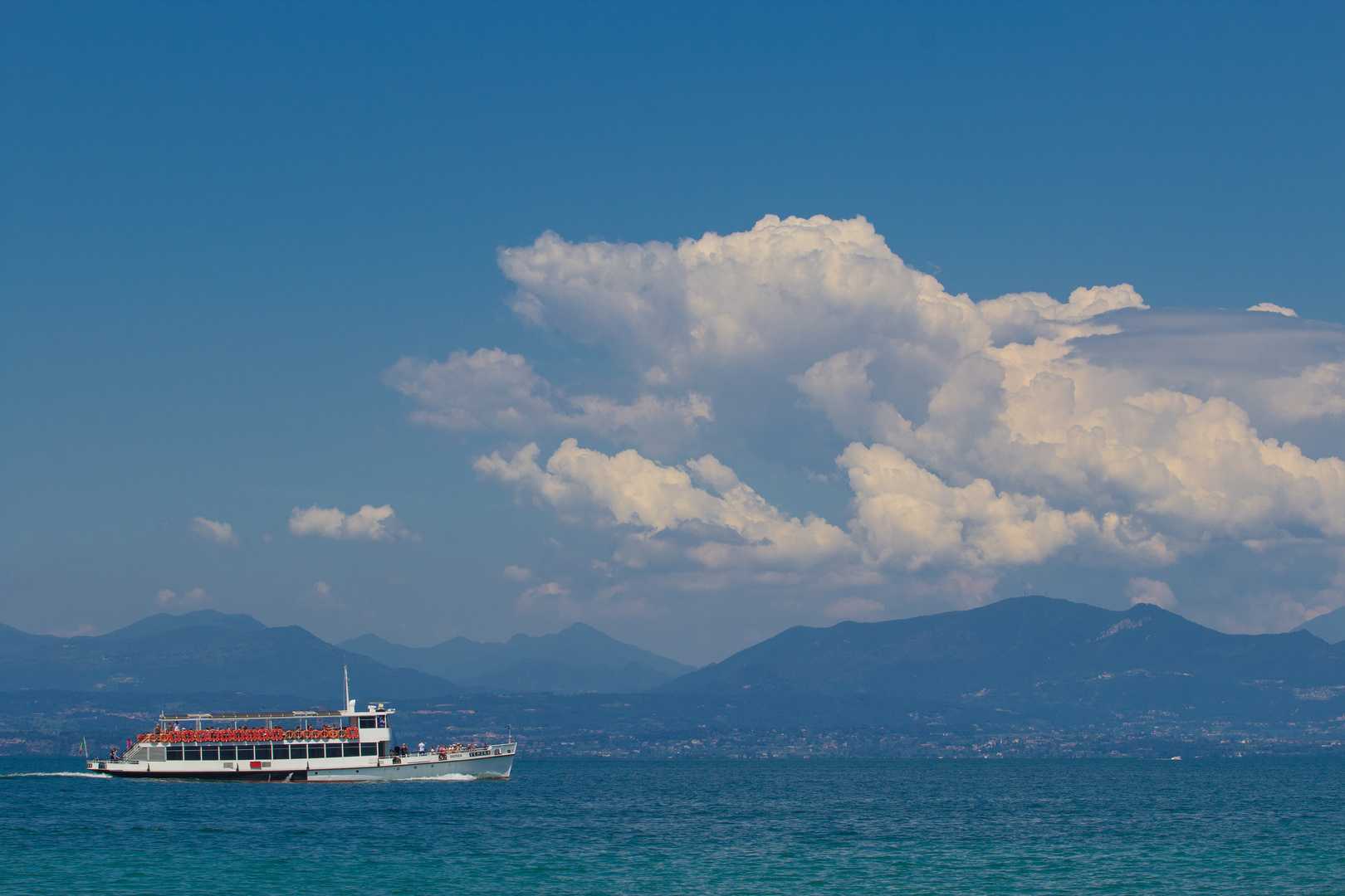 Ein Schiff wird kommen...