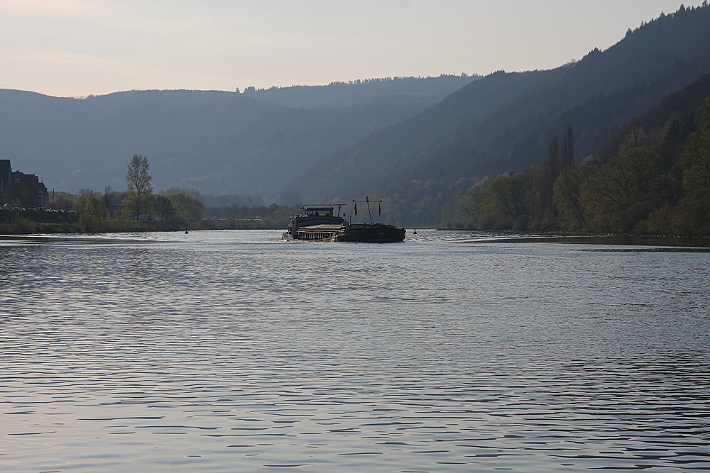 ...ein Schiff wird kommen...