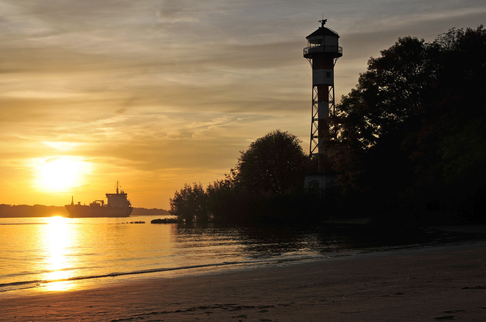 Ein Schiff wird kommen...