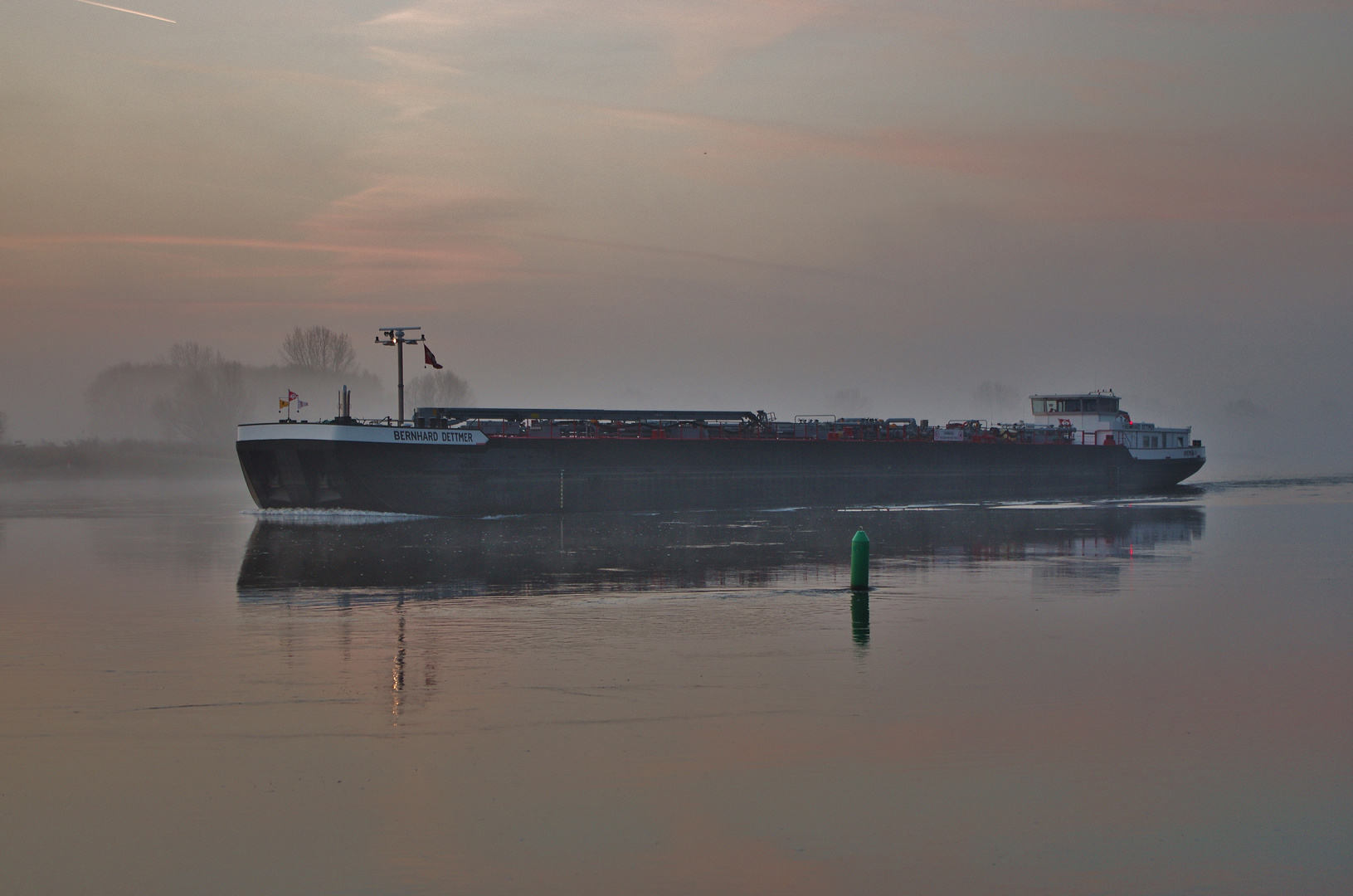 Ein Schiff wird kommen , und fährt vorbei .