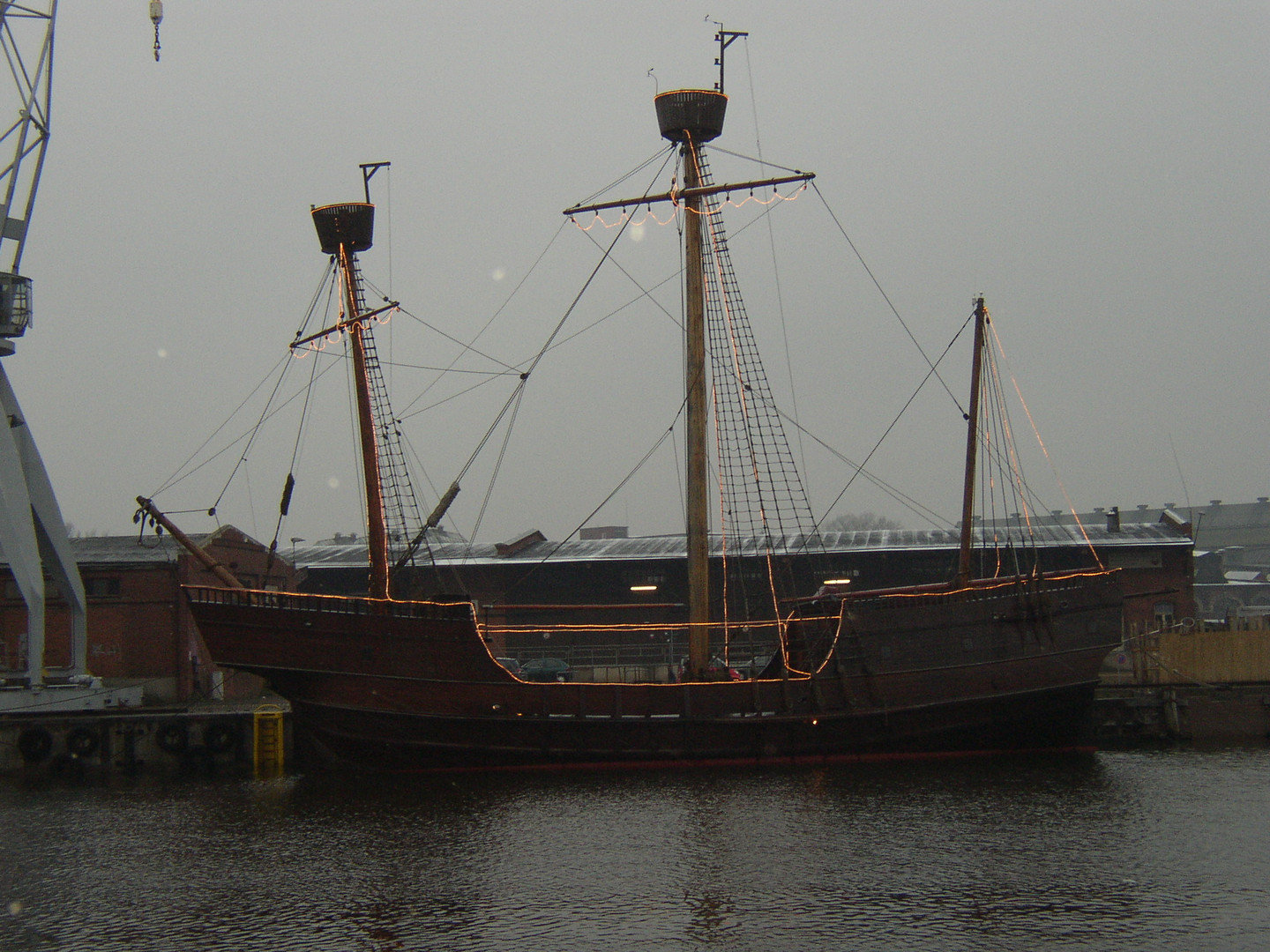 Ein Schiff zu Weihnachten in Lübeck