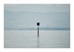 Ein schild im Bodensee . . . .