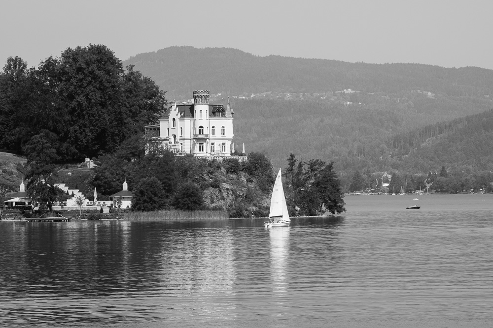 Ein Schloss am Wörthersee