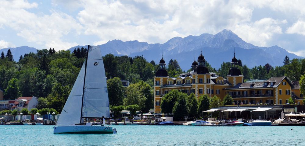 ...ein Schloss am Wörthersee...