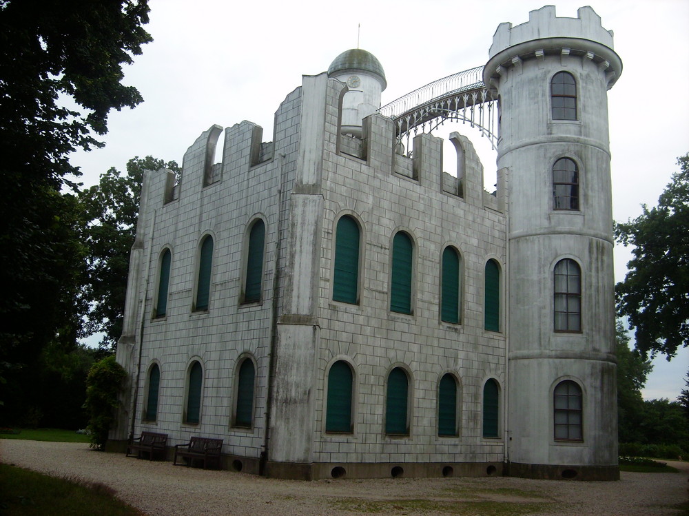 ein schloss auf der pfaueninsel