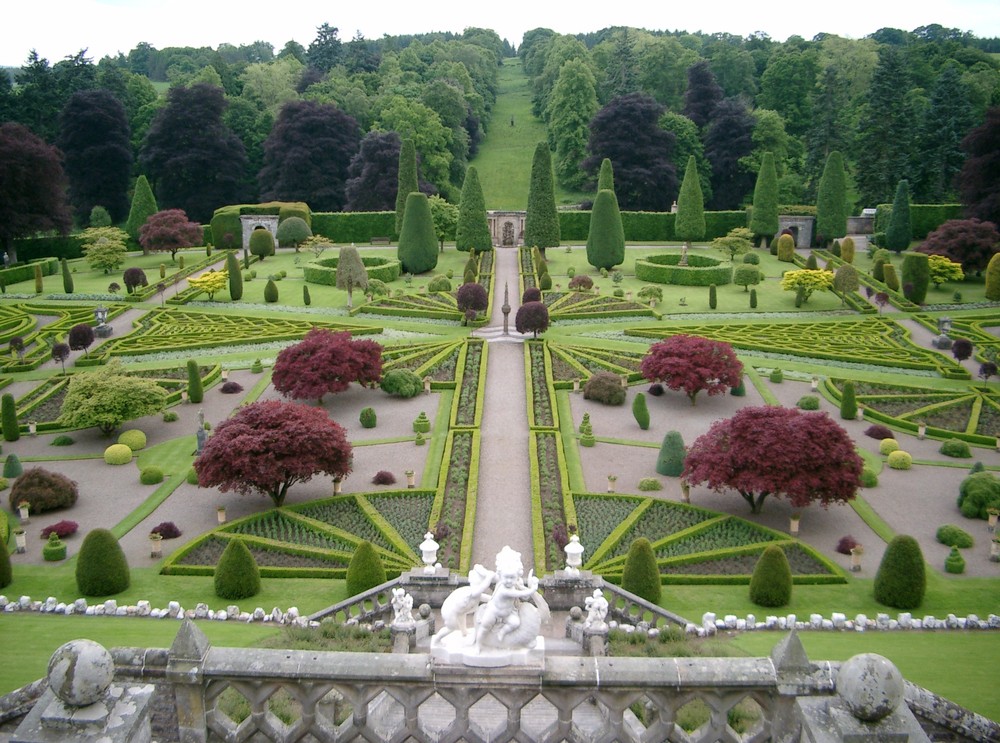 ein Schlossgarten bei Edinburgh