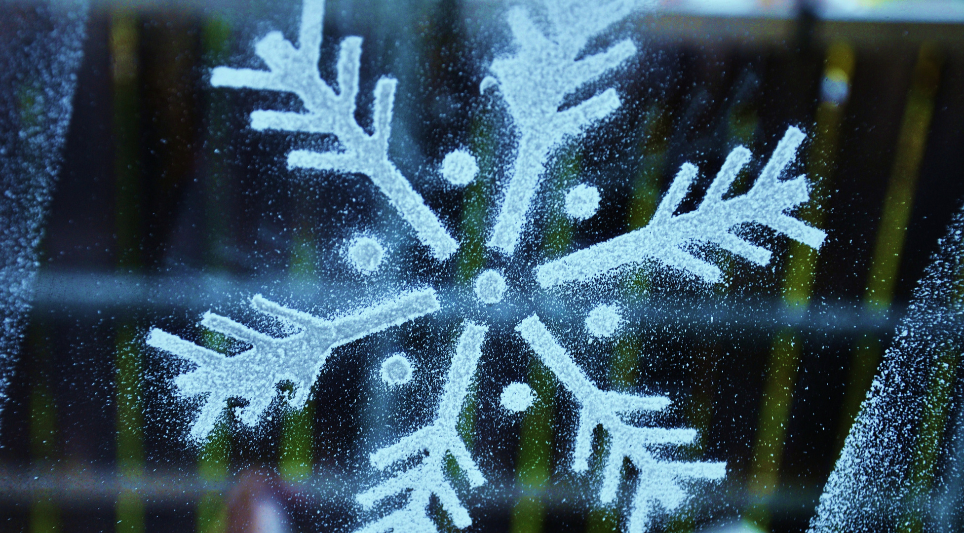 ....ein Schneestern am Fenster...