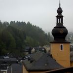 Ein schneller Blick aus dem fahrenden Zug auf Ludwigsstadt