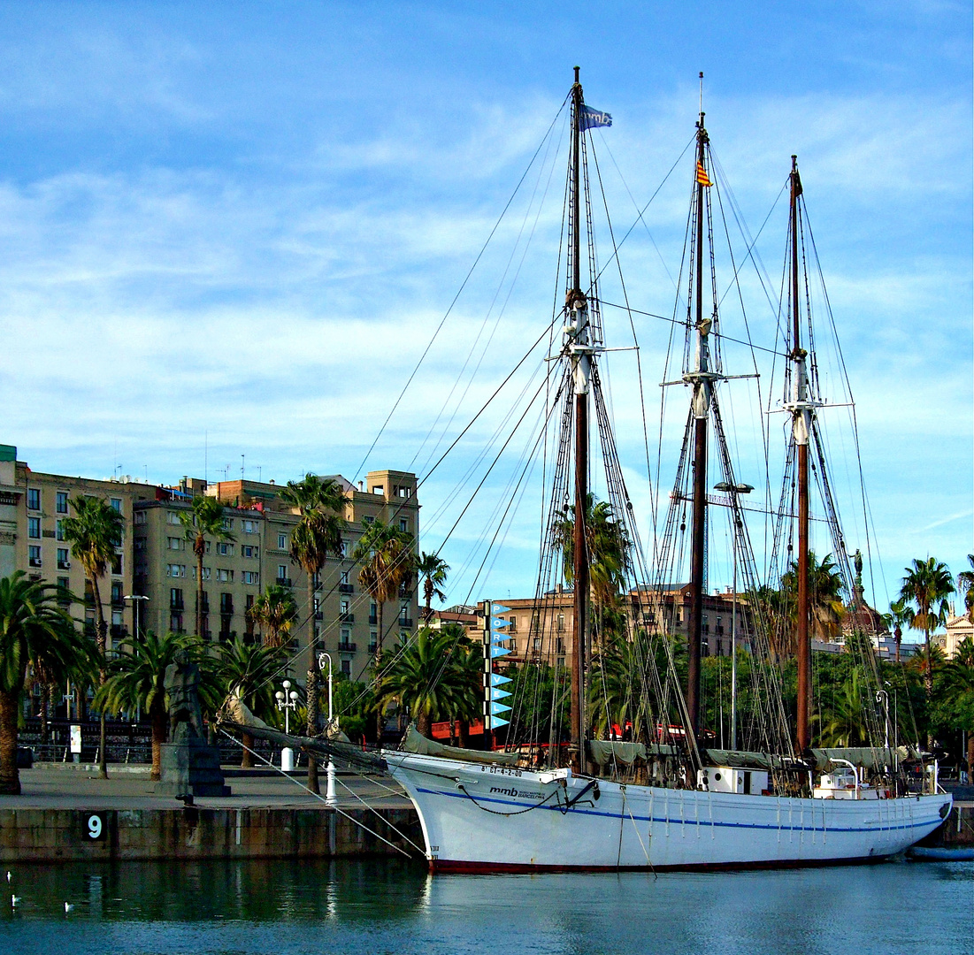 Ein schöner Dreimaster im Port Vell