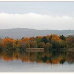 Ein schöner Herbsttag am See.