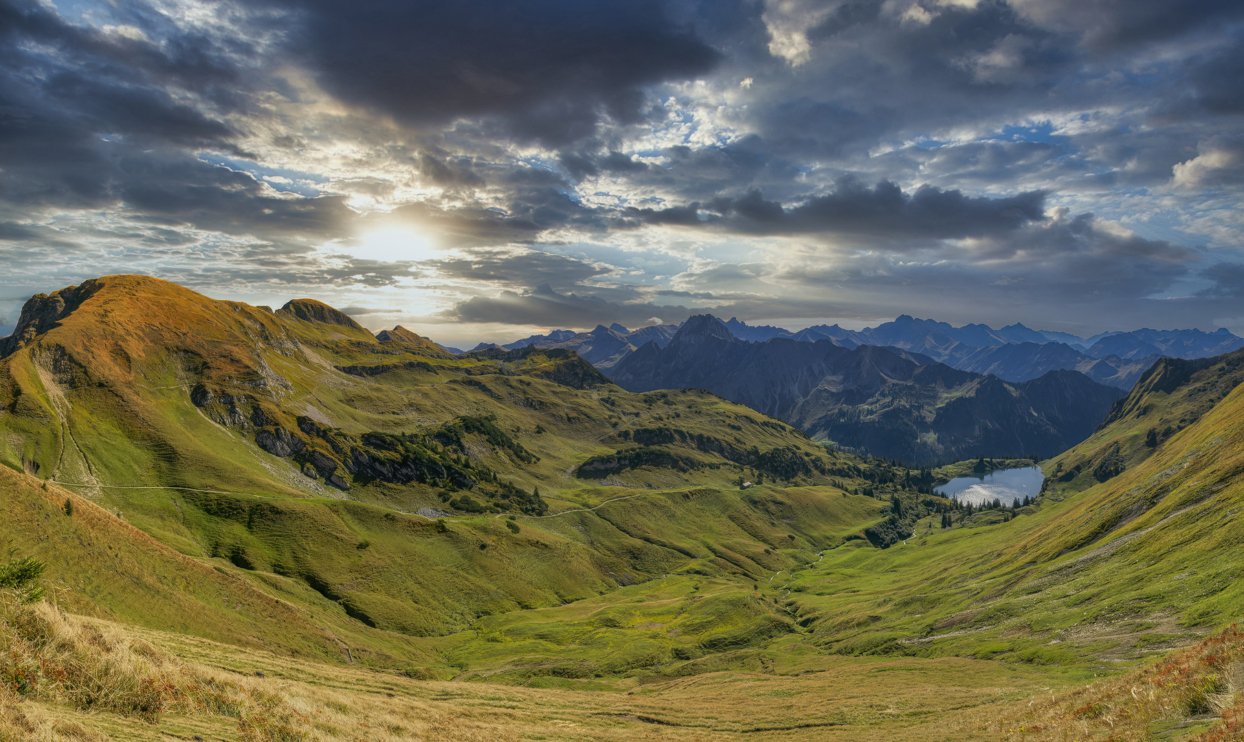 Ein schöner Platz mit Blick über die Alpen