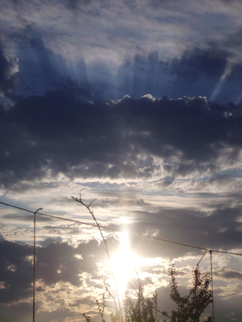 Ein schöner Sonnenuntergang,nach einem kräftigen Gewitter