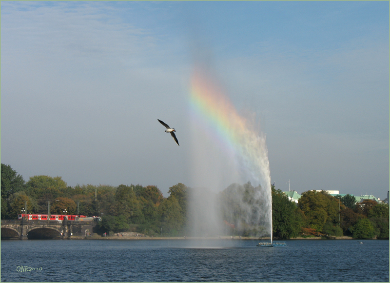 Ein schöner Tag mit Regenbogen an Binnenalster/Hamburg