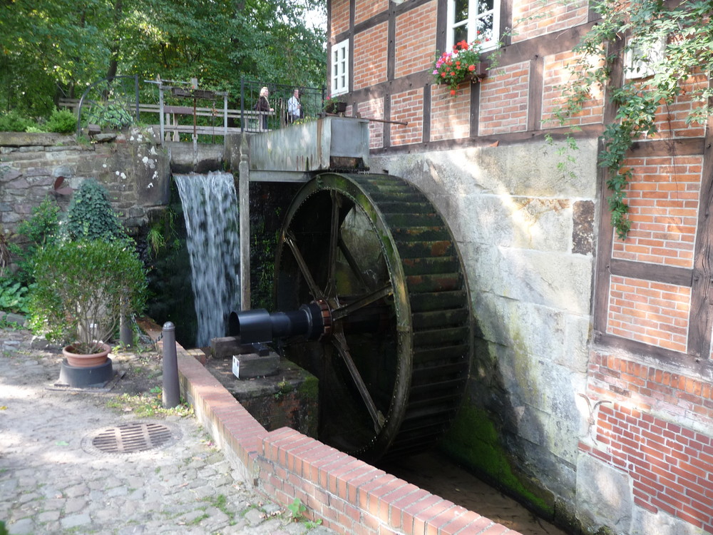 Ein schönes altes Wasserad