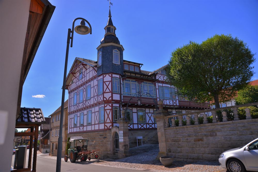 ein schönes Fachwerkhaus in Helmershausen (das rote Schloß)