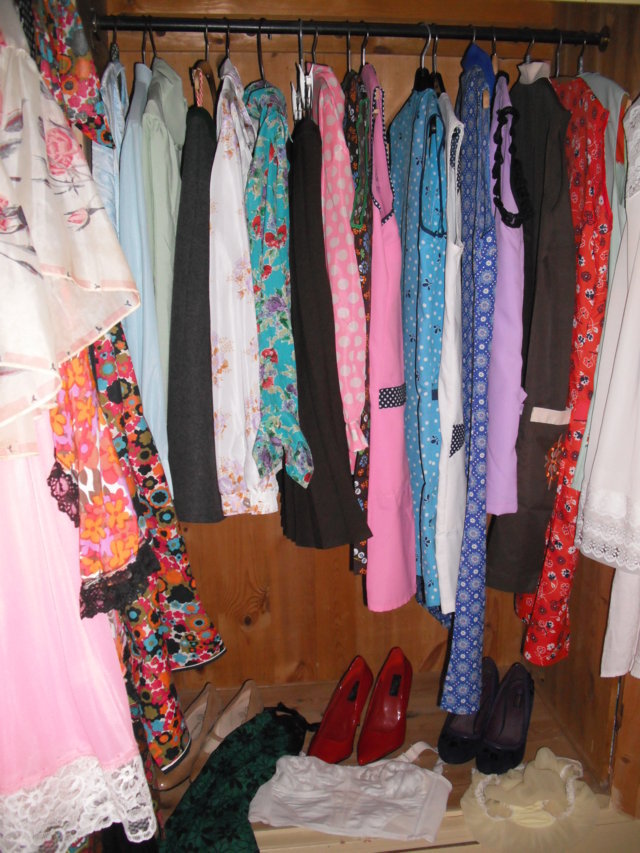 Ein Schrank voller schöner Sachen Foto & Bild | reportage dokumentation