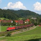 Ein schwerer Zug am frühen Abend