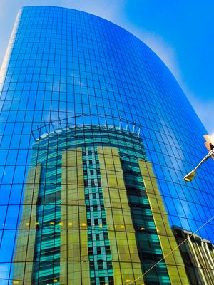 Ein sehr großer Spiegel