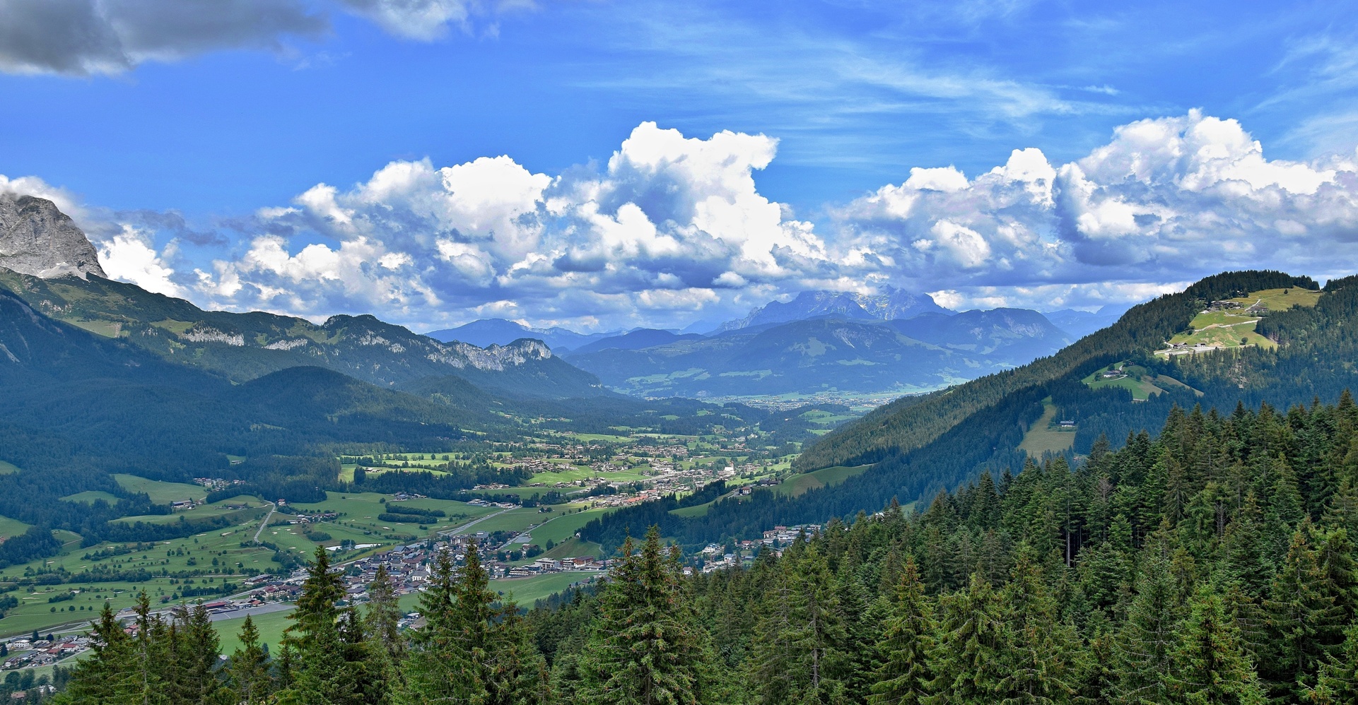 Ein sehr schöner Blick ins Tal