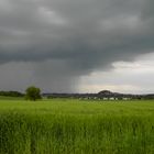 Ein sehr starker Regen kommt übers Land...