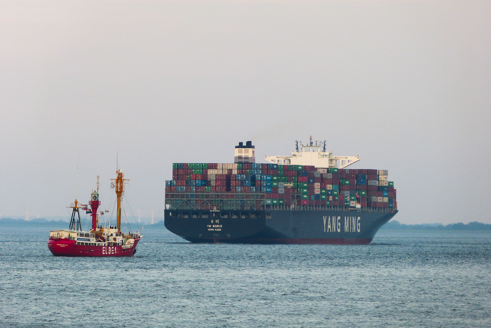 Ein seltener Anblick. Feuerschiff Elbe 1 auf Fahrt