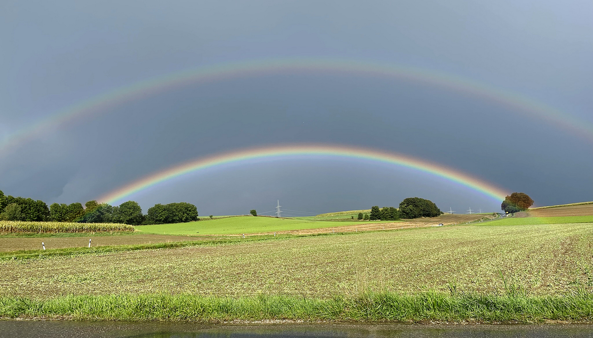 Ein seltener doppelter Regenbogen