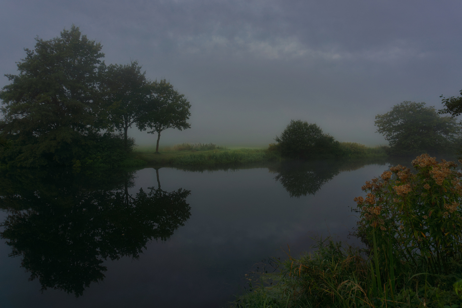 Ein Septembermorgen...( Spiegeltag )