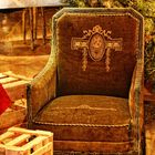 Ein Sessel von dazumal im Märchenkeller Heimatmuseum 