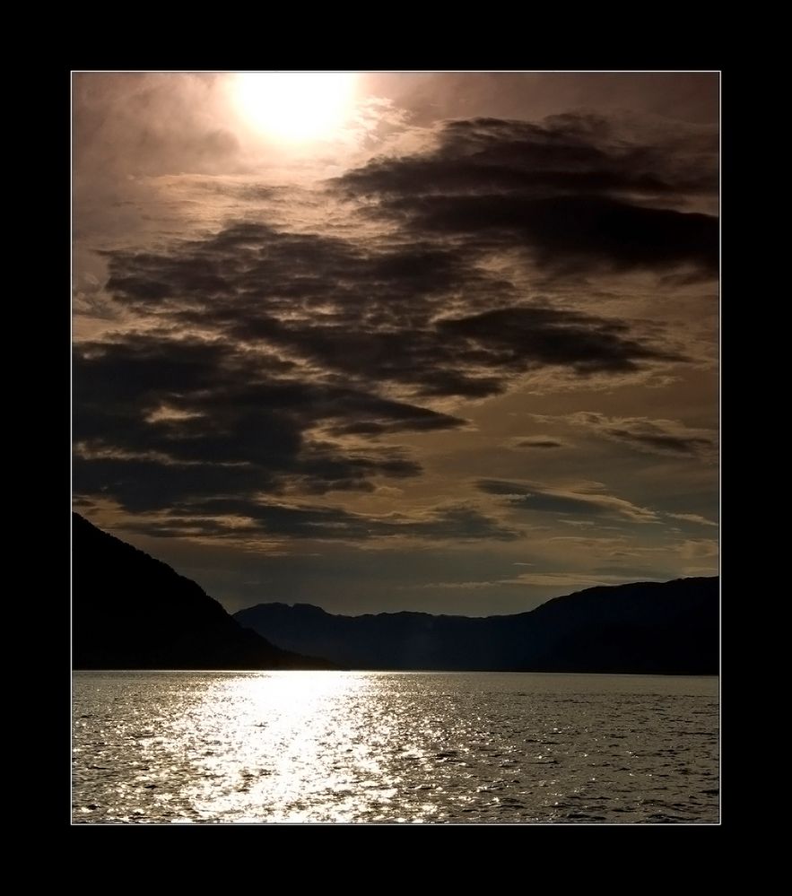 Ein Sommerabend am Fjord