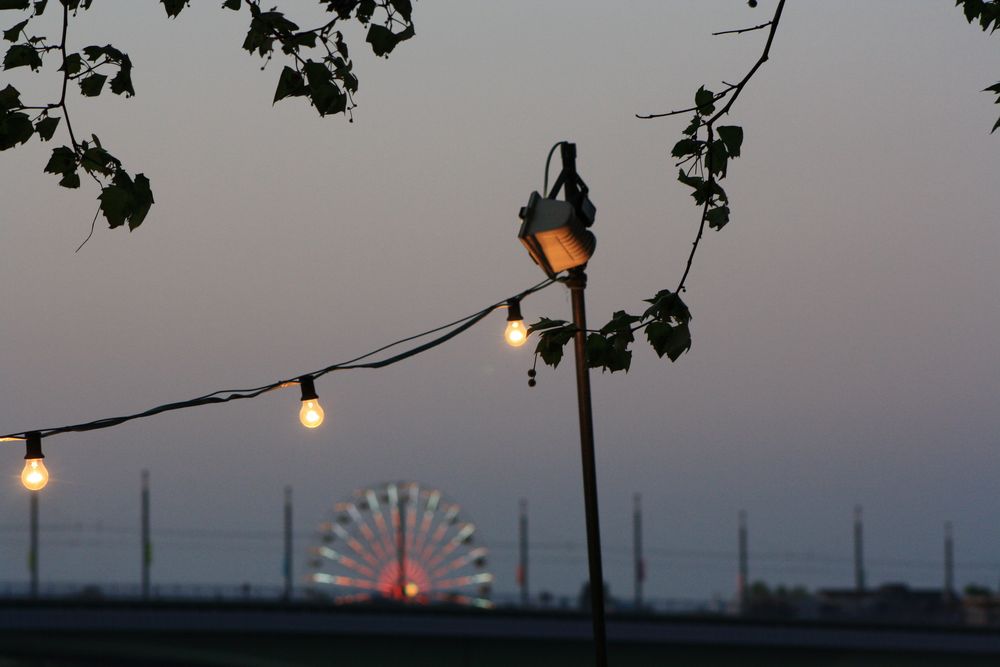 ein Sommerabend in der Stadt