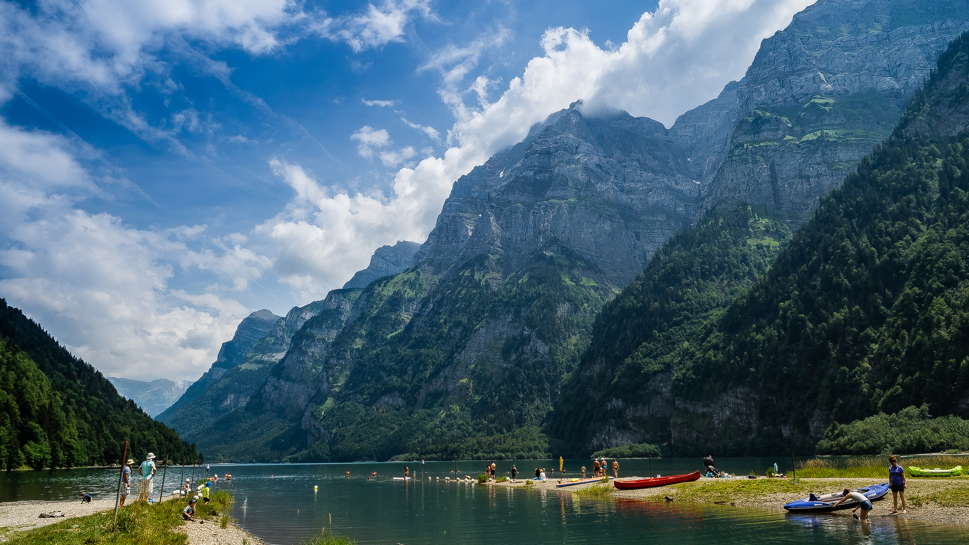 Ein  Sommertag am Klöntalersee