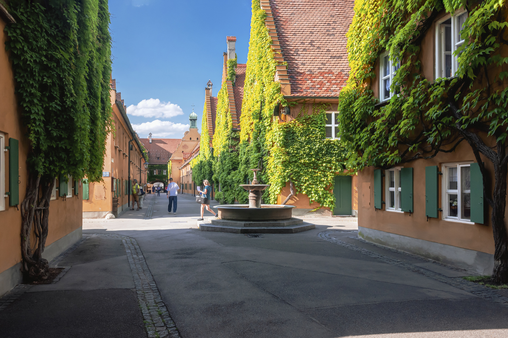 Ein Sommertag in der Fuggerei