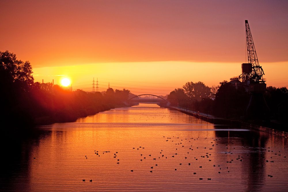 Ein Sonnenaufgang am Mittelland-Kanal...