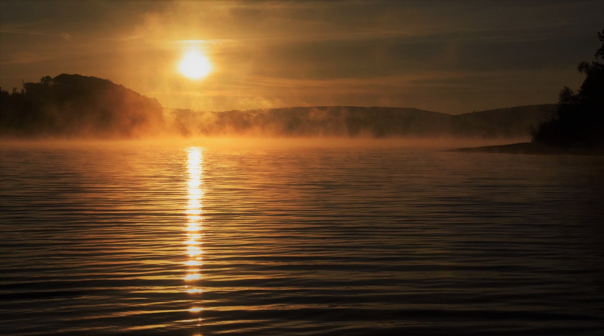 Ein  Sonnenaufgang am Möhnesee....