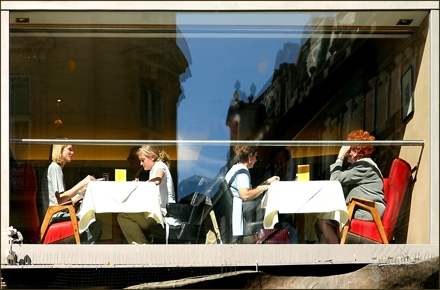 ein sonnenplatzerl hinter dem taubenschutz