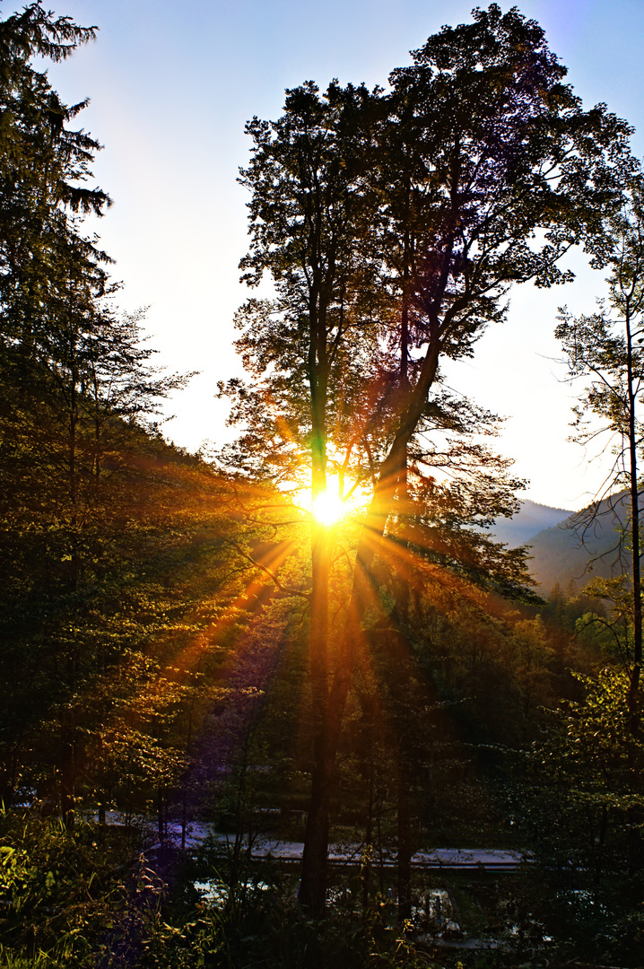 ein Sonnenuntergang im Gebirge