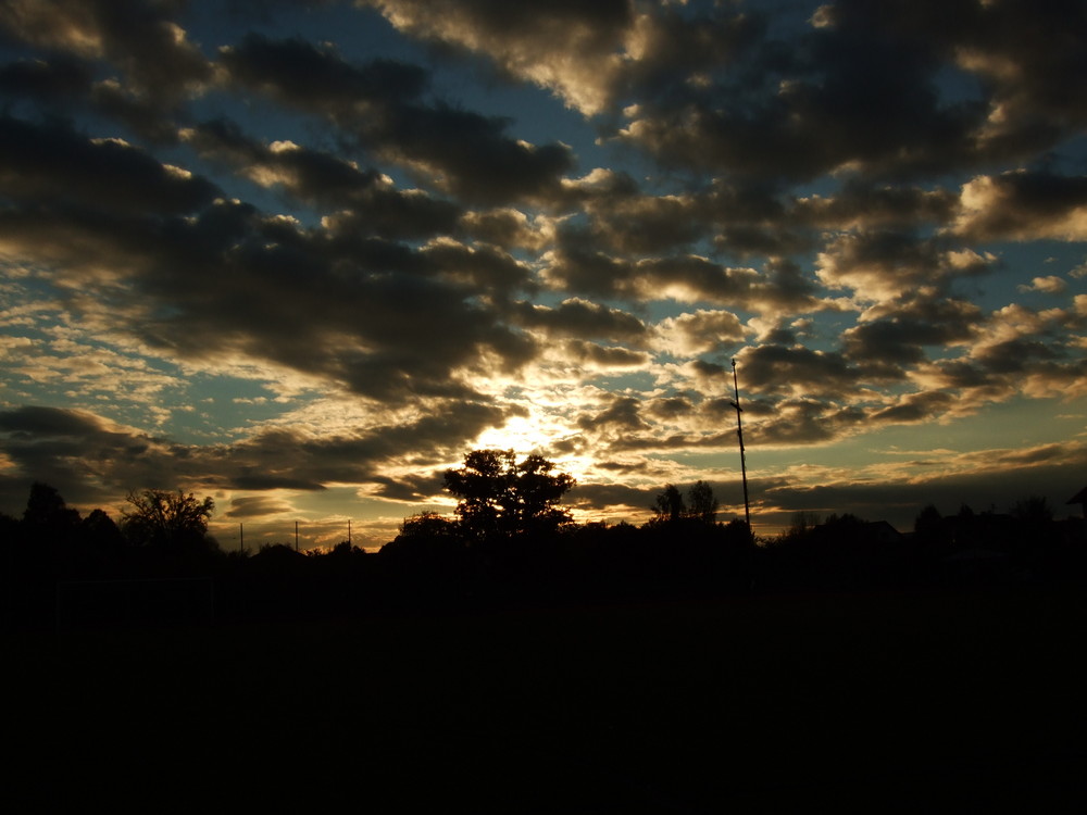 Ein Sonnenuntergang im Herbst