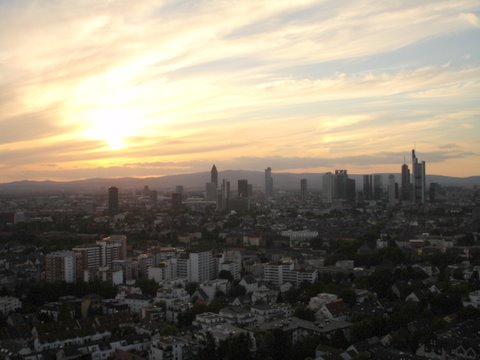 Ein Sonnenuntergang über Frankfurt